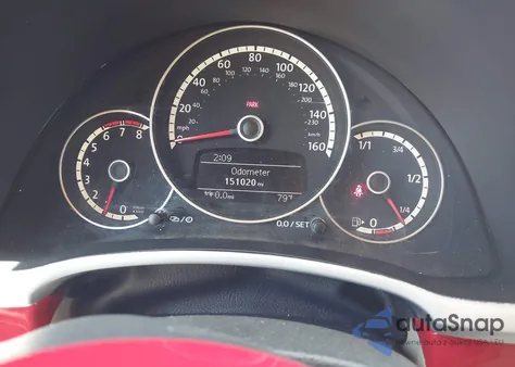 2014 Volkswagen Beetle 2.5L z USA, uszkodzony, nr VIN 3VWHX7AT8EM607412